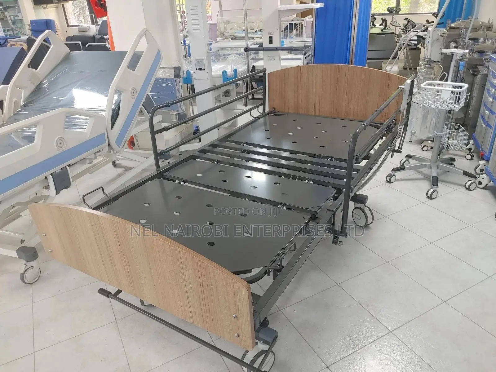 3 Motors Hospital Bed, Kingsize Nitro Hb) 7250