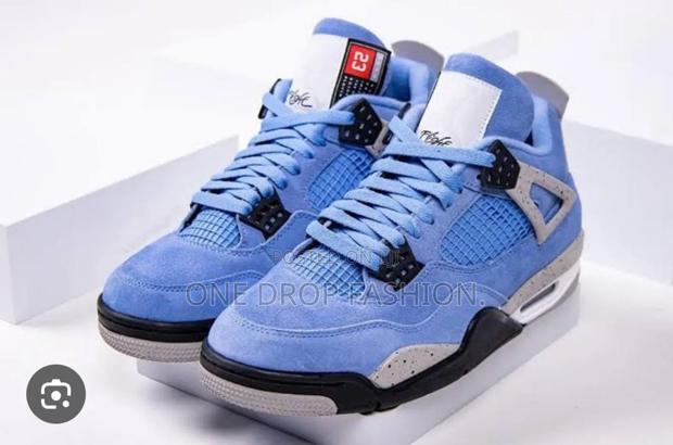 Jordan 4 Skyblue