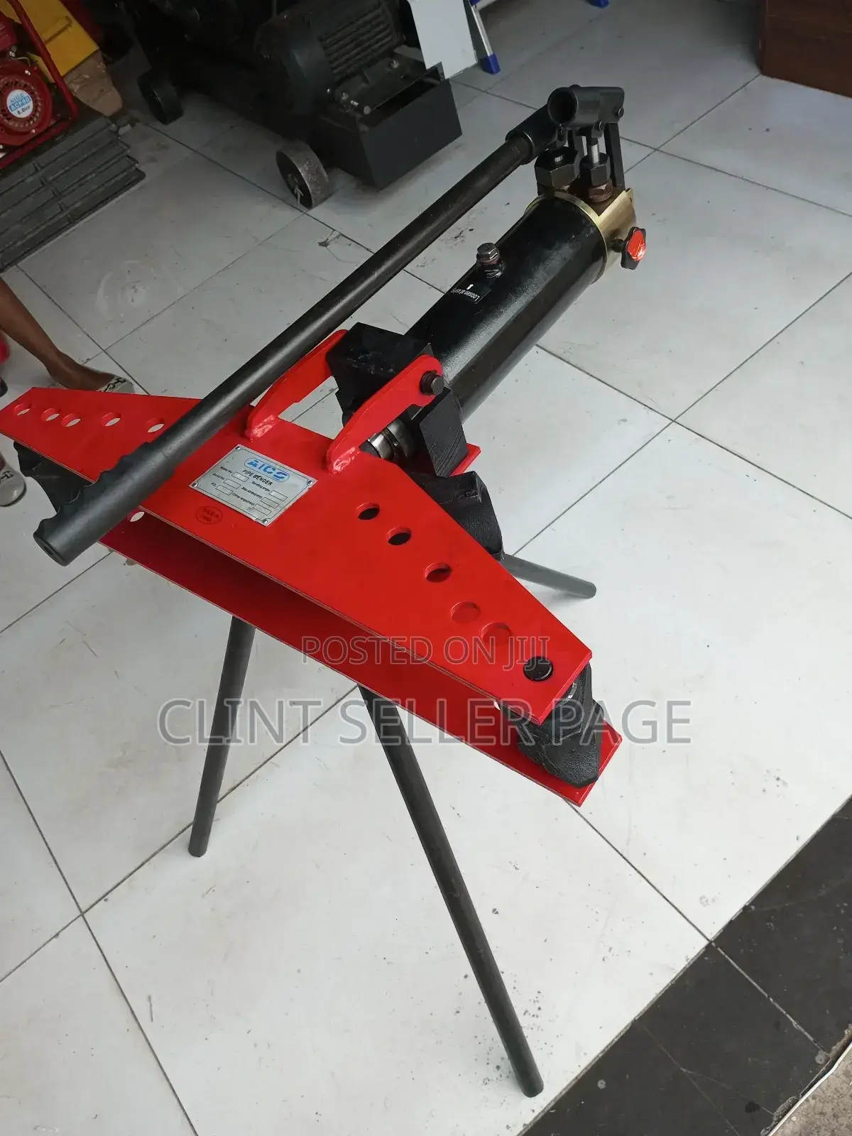 Pipe Bender Machine/ Pipe Shaper.