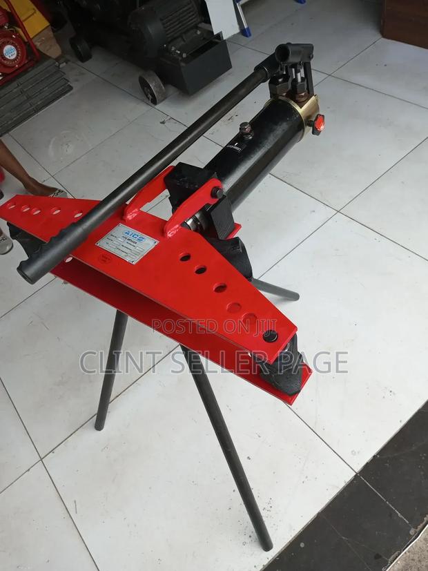 Pipe Bender Machine/ Pipe Shaper.