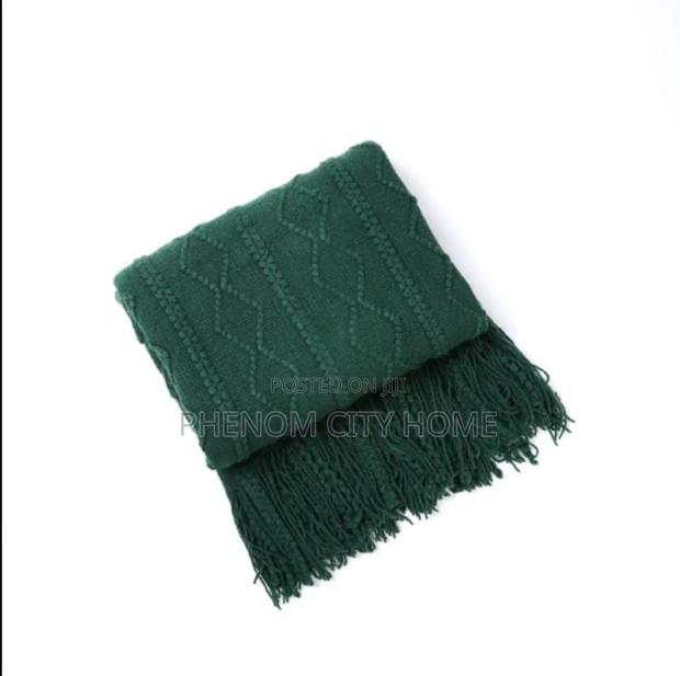 Knitted Light Quality Throw Blankets
