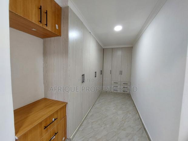4bdrm Mansion in Membley for sale - thumbnail 11