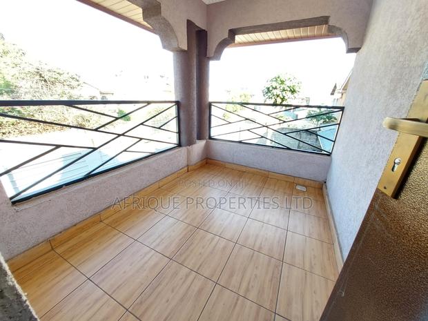 4bdrm Mansion in Membley for sale - thumbnail 12