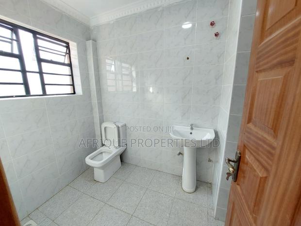 4bdrm Mansion in Membley for sale - thumbnail 13