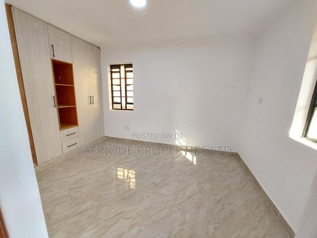 4bdrm Mansion in Membley for sale - thumbnail 14