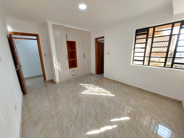 4bdrm Mansion in Membley for sale - thumbnail 15