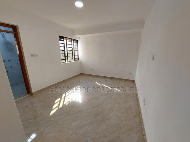 4bdrm Mansion in Membley for sale - thumbnail 17