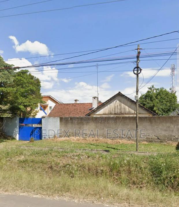 1⁄4 Acre Touching Tarmac in Section 58, Next to UDA Offices - main view