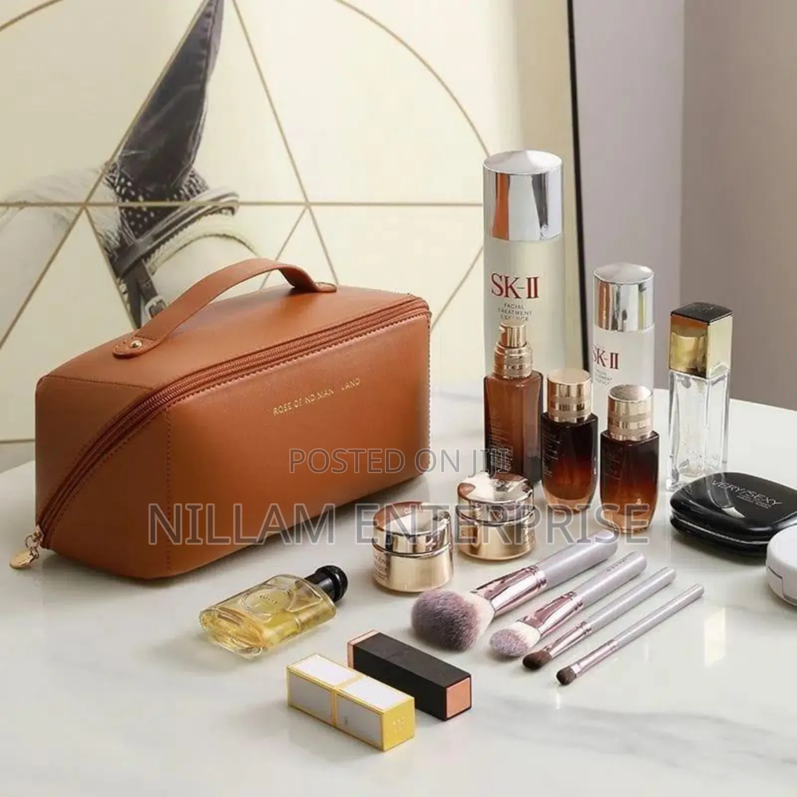 *Multifunctional Waterproof Large Cosmetic Bag