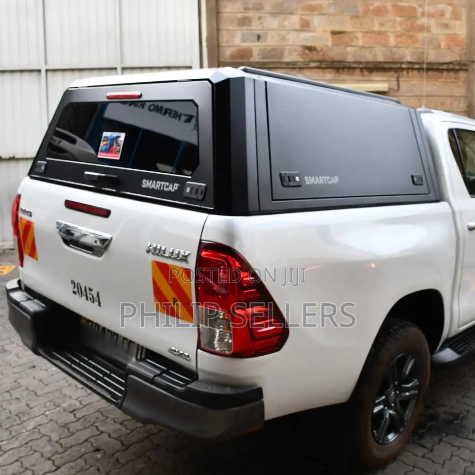 Check Out This Hilux Fitted With the Smartcap Canopy