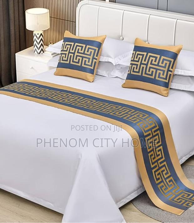Versace Design Elegant Bedrunner Set With Pillow Cases - thumbnail 2
