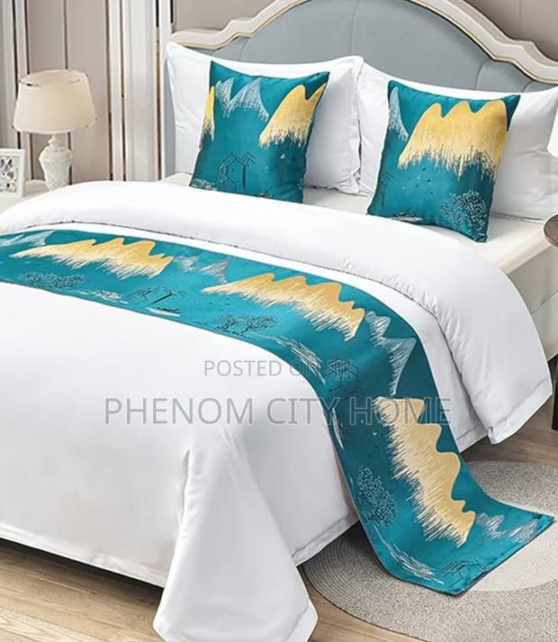 Satin Bedrunner With Throwpillow Covers - thumbnail 2