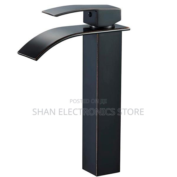 Luxury Hotcold Water Fall Bathroom Waterfal Basin Faucet Tap