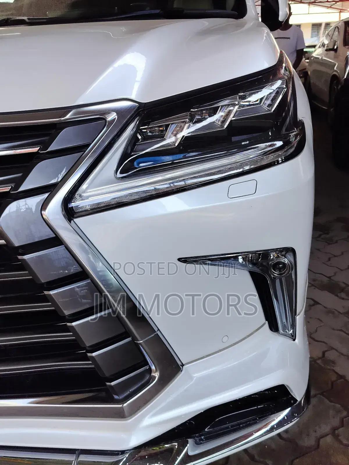 Lexus LX 2018 White
