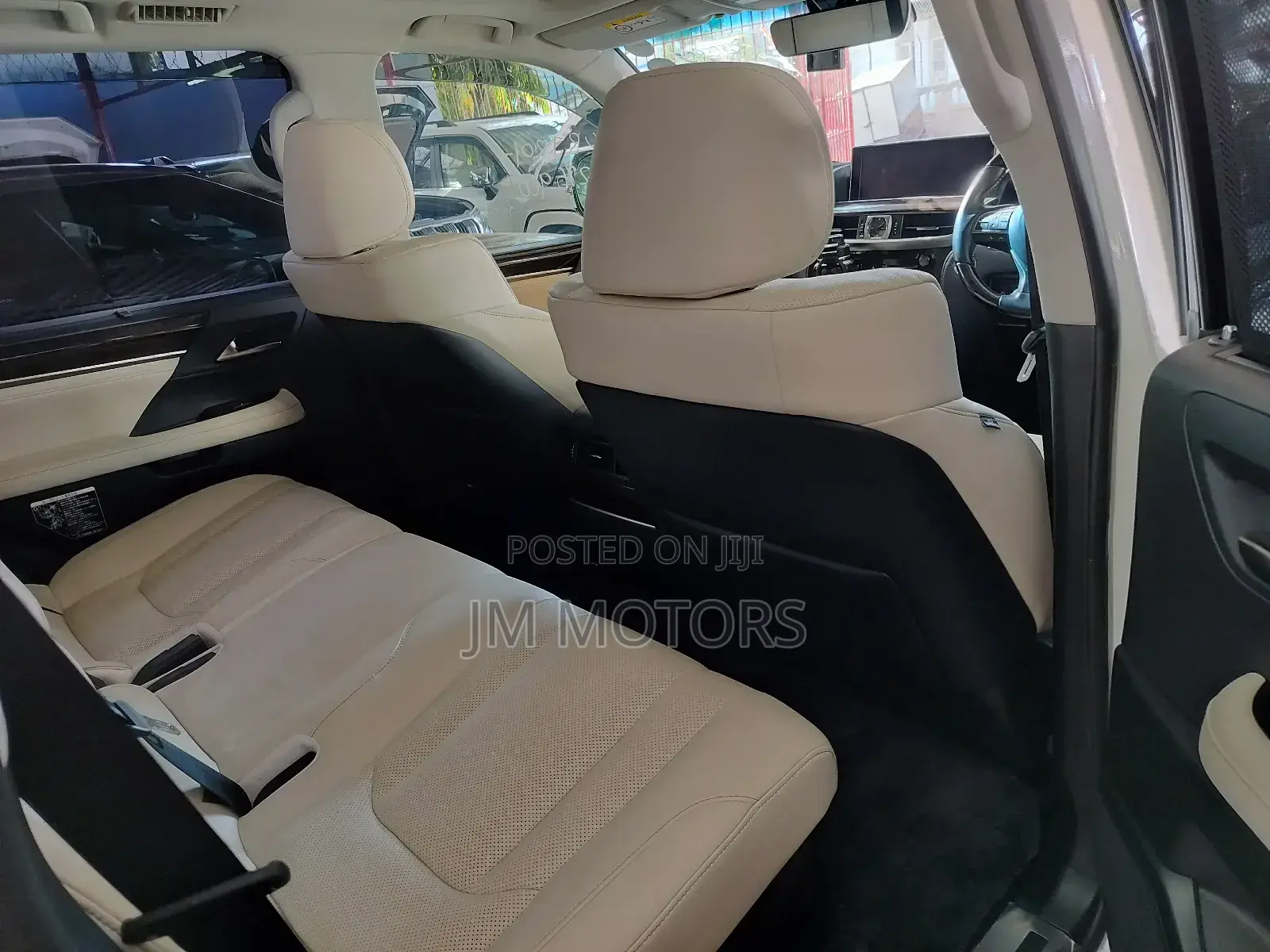Lexus LX 2018 White