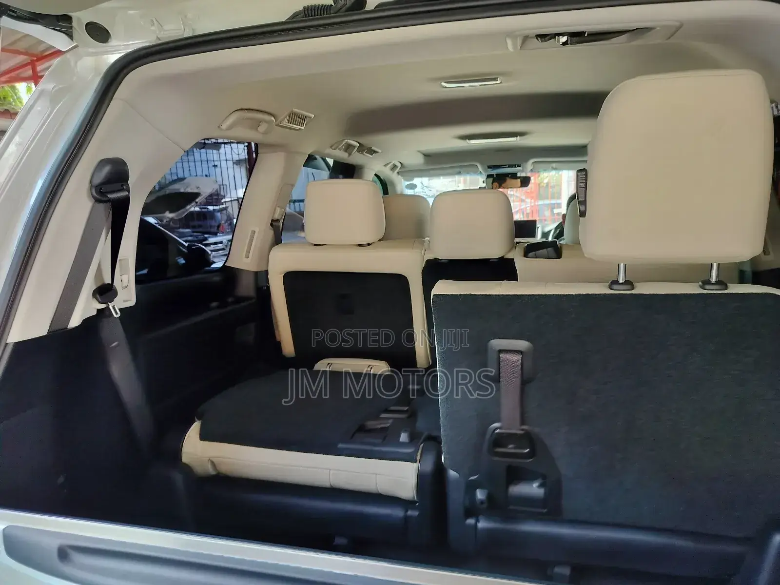 Lexus LX 2018 White