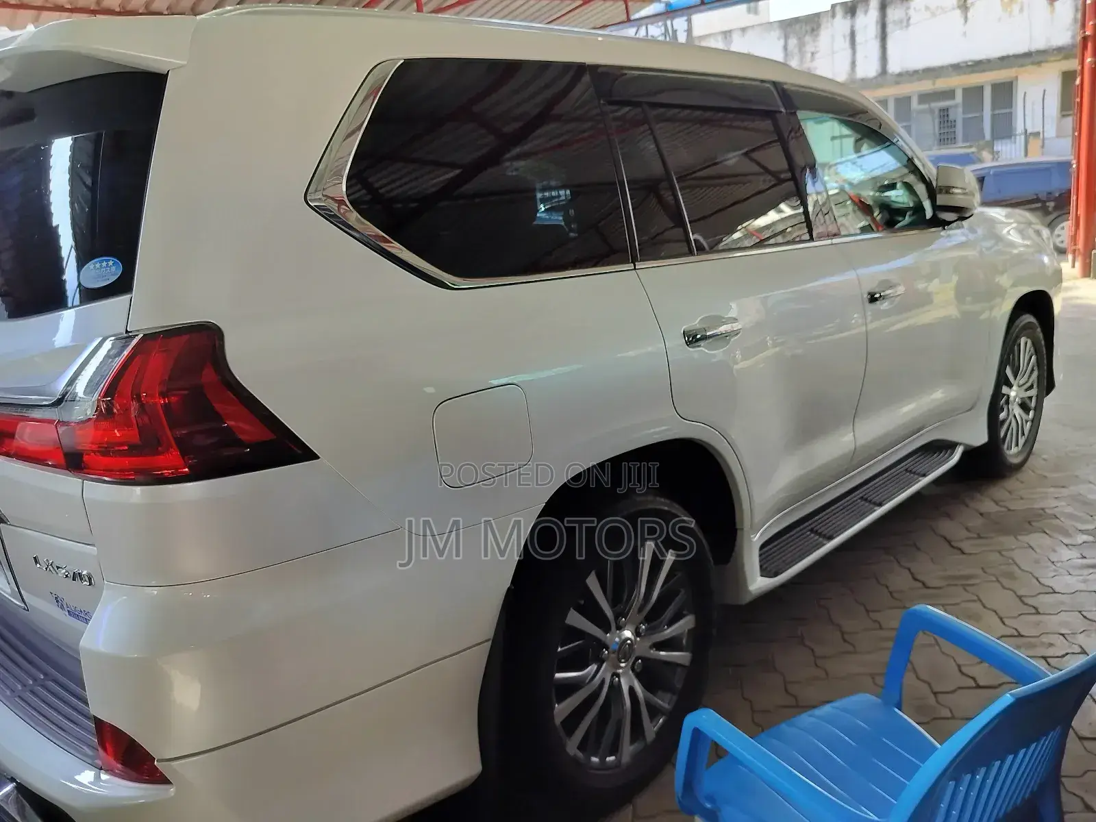 Lexus LX 2018 White