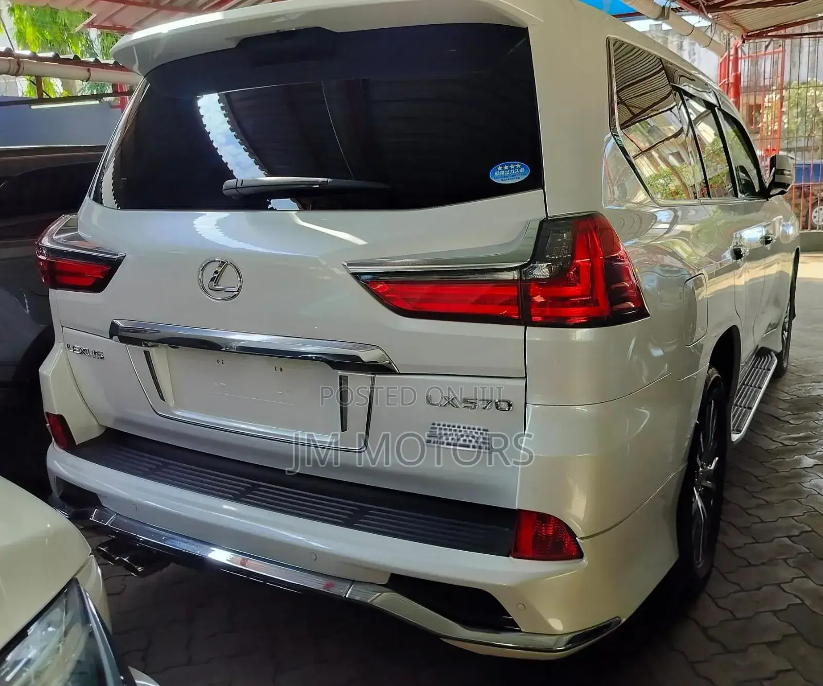 Lexus LX 2018 White