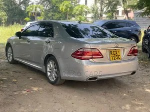 Toyota Crown 2012 Silver
