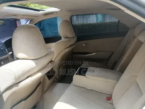 Toyota Crown 2012 Silver