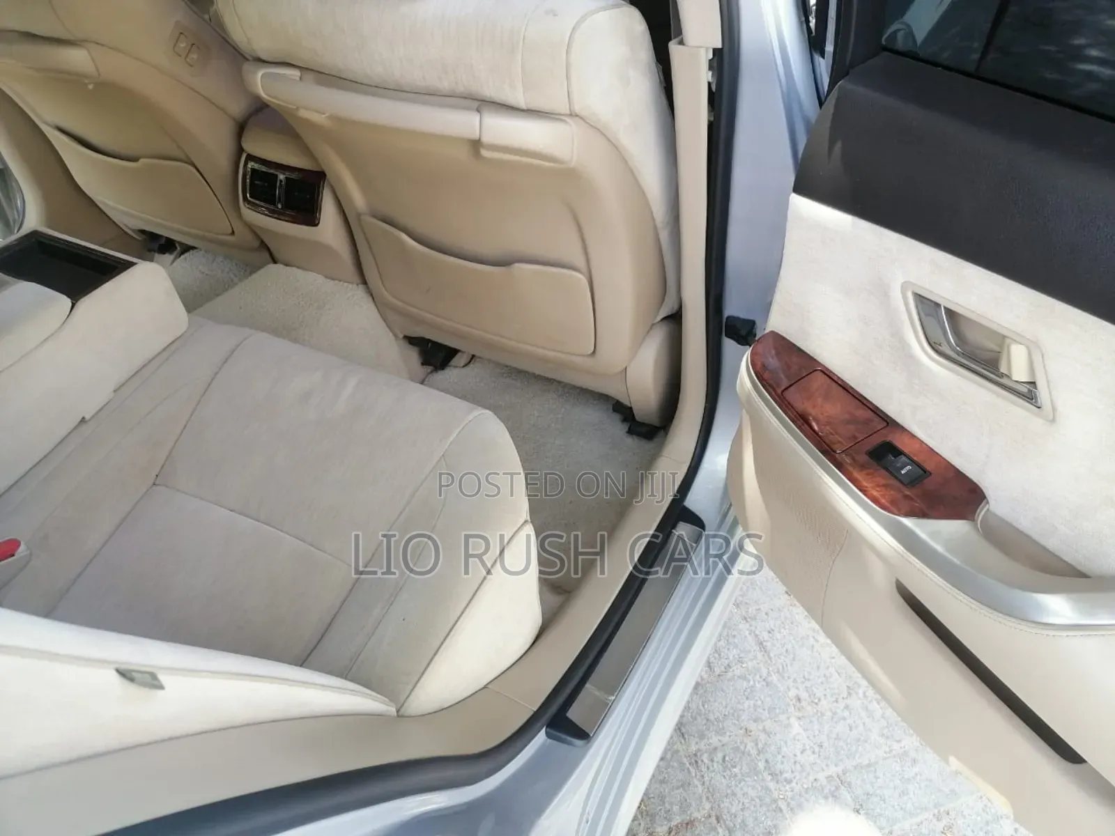 Toyota Crown 2012 Silver