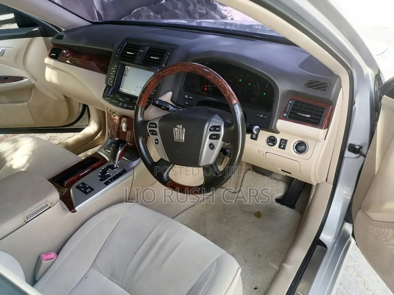 Toyota Crown 2012 Silver