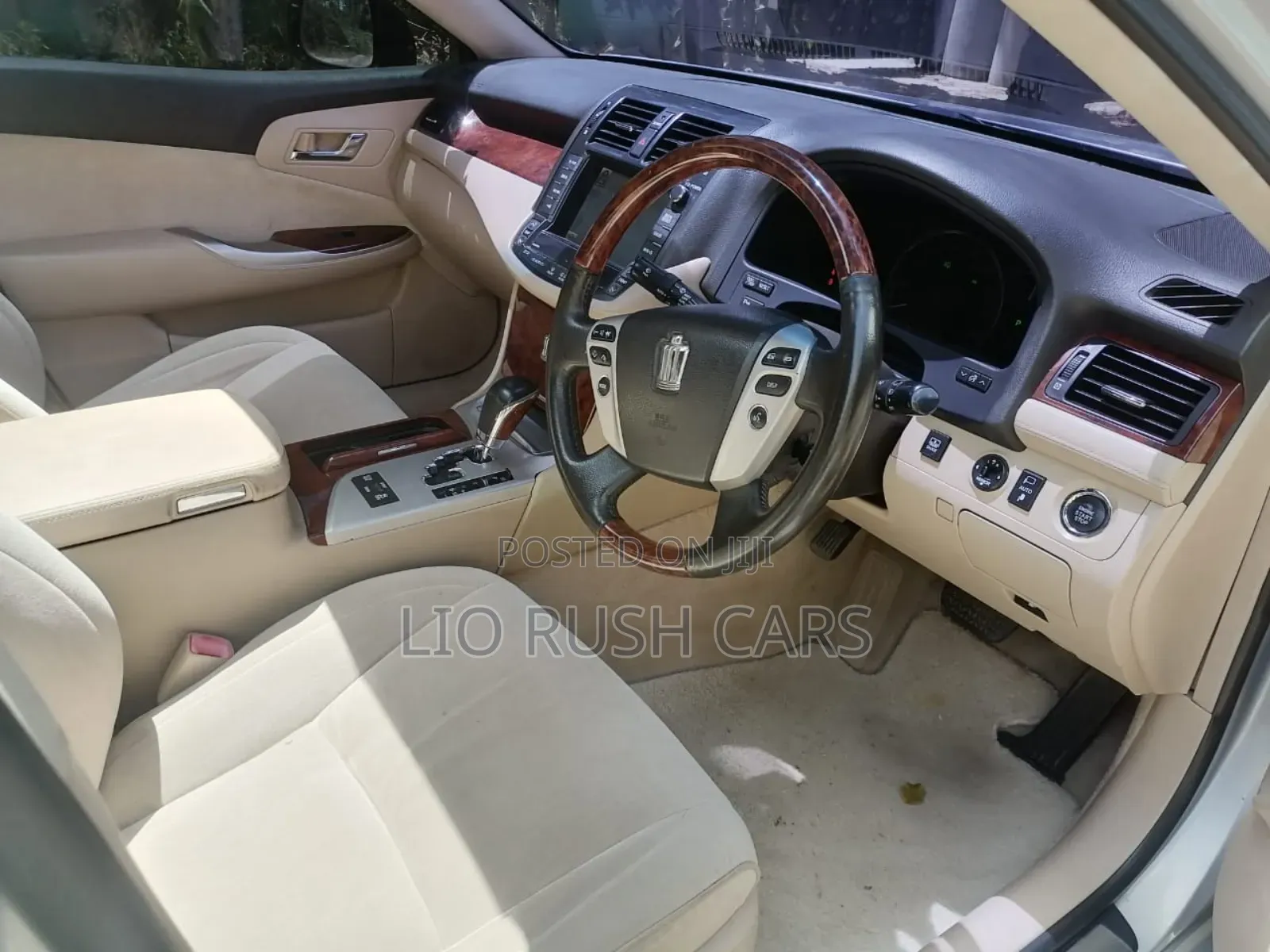 Toyota Crown 2012 Silver
