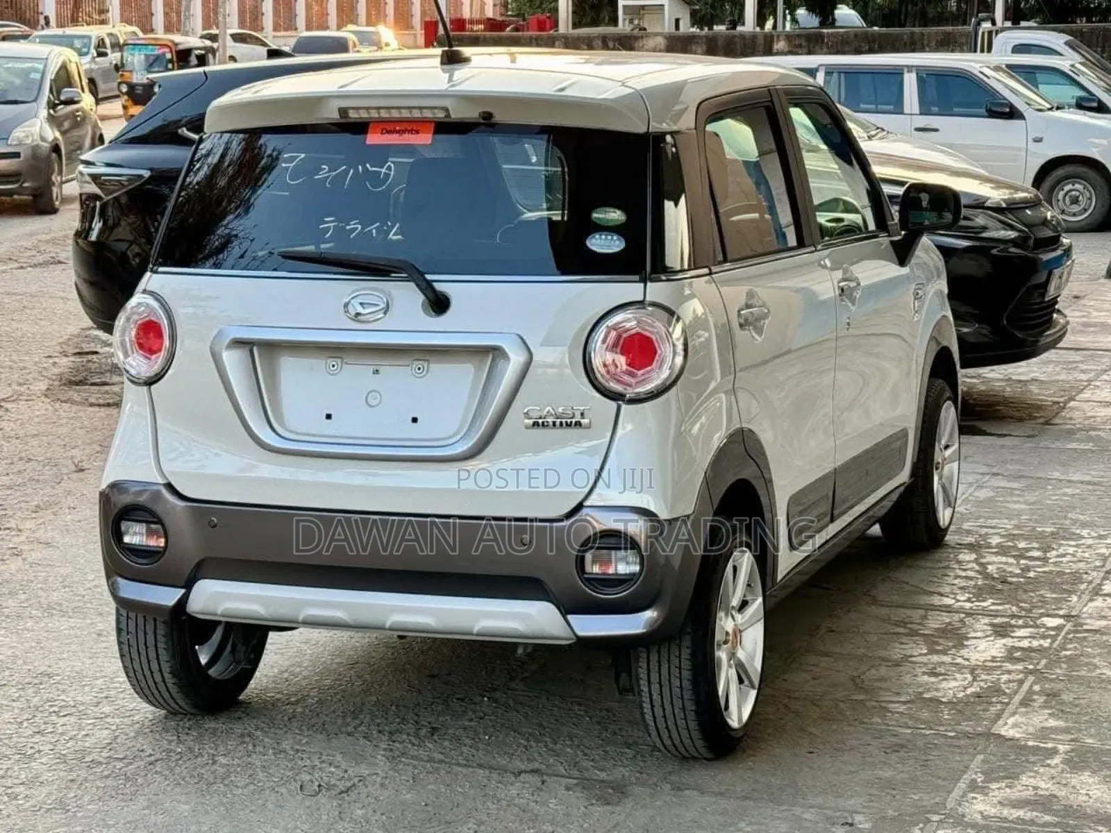 Daihatsu Cast 2017 Silver