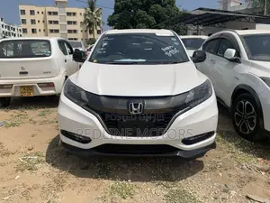 Honda Vezel 1.5 Hybrid 4WD 2018 Pearl