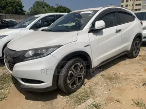 Honda Vezel 2018 Off white