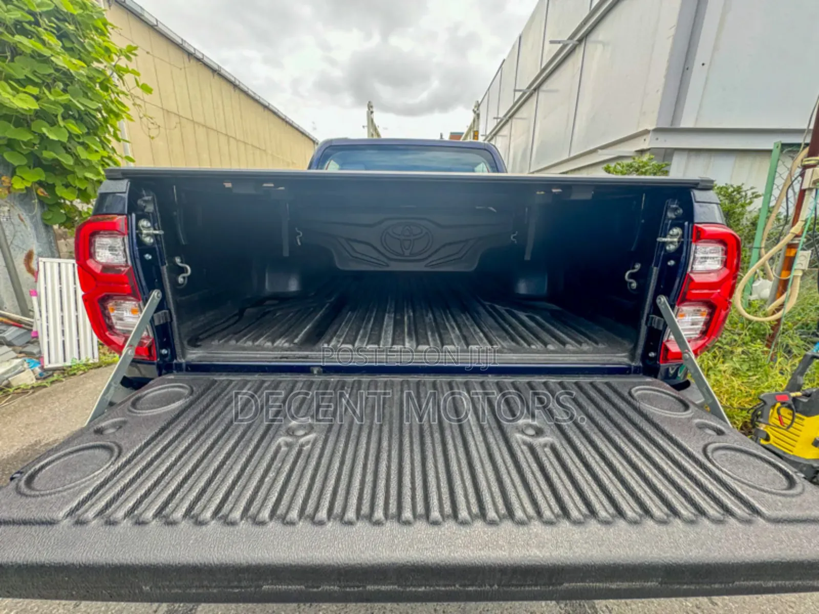 Toyota Hilux 2021 Blue