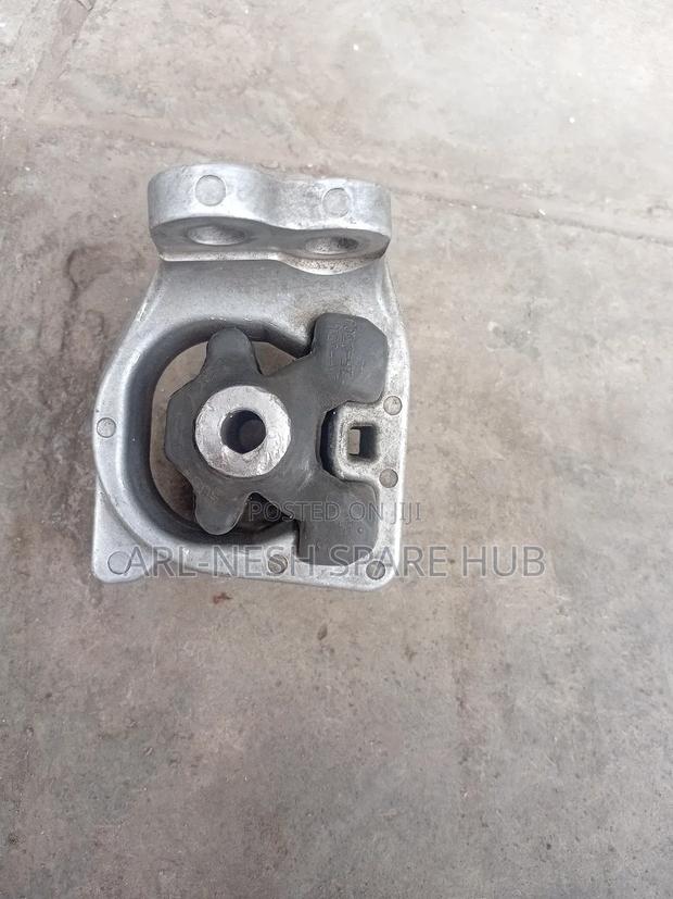 Legacy BR 9 Radiator Engine Mounting - thumbnail 2