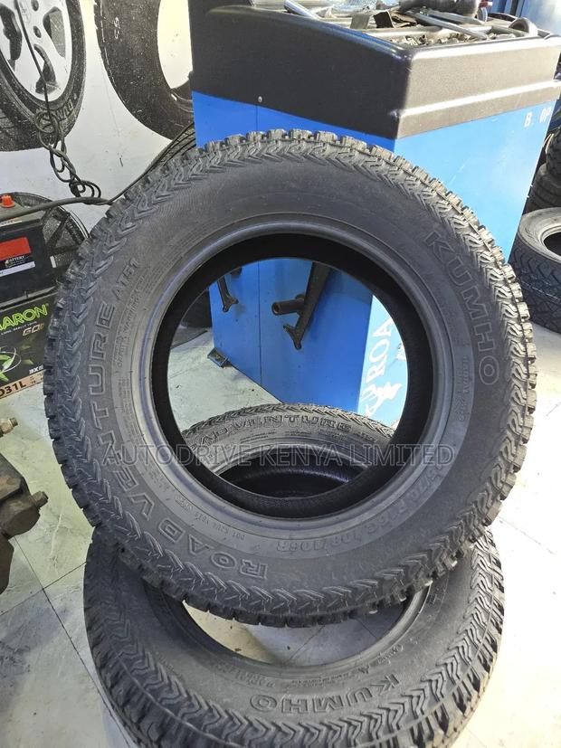 215/70r16 Kumho All Terrain Tire - thumbnail 3