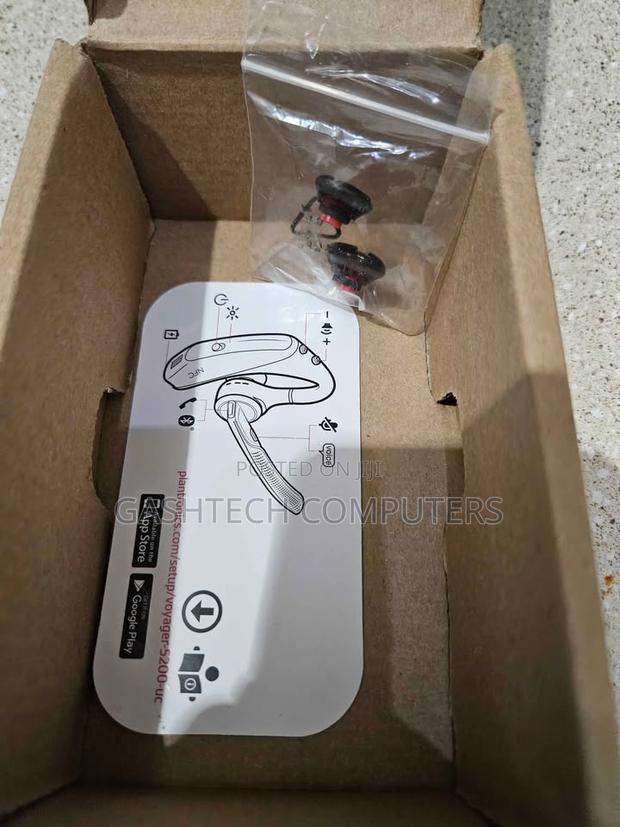 Poly Voyager 5200 Usb-a Bluetooth Headset +Bt700 Dongle - main view
