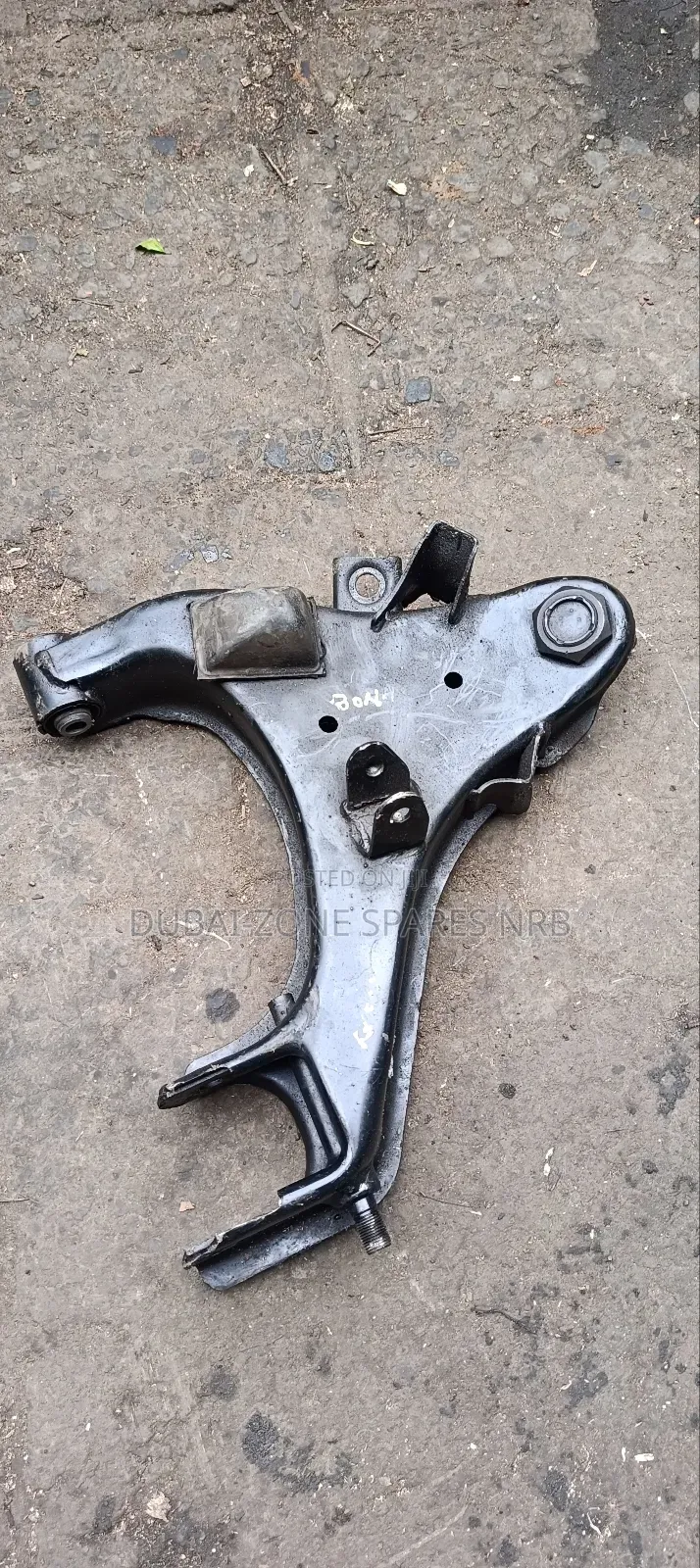 Lower Control Arms Nissan Hardbody 4wd.