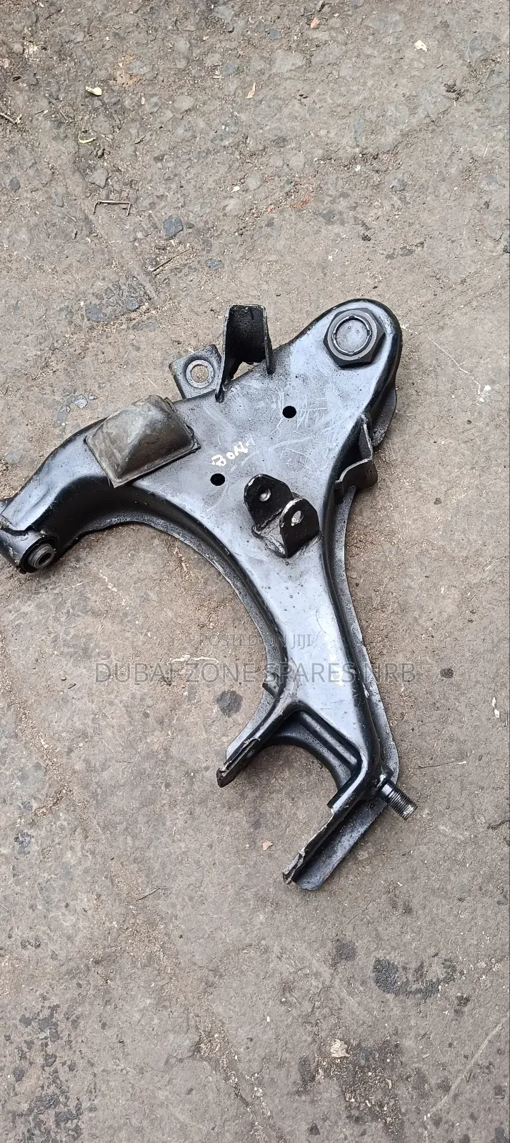 Lower Control Arms Nissan Hardbody 4wd.
