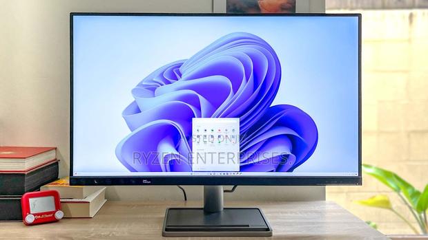 Lenovo L32p-30 31.5" UHD Monitor, Integrated Speakers