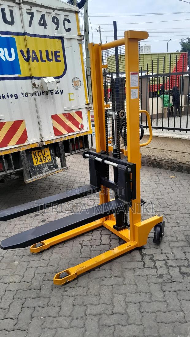 2-ton Stacker With 1500mm Height  Lift