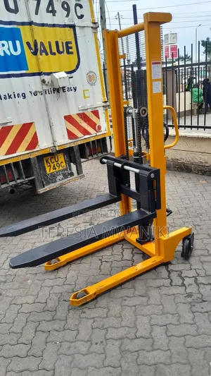 2-ton Stacker With 1500mm Height  Lift