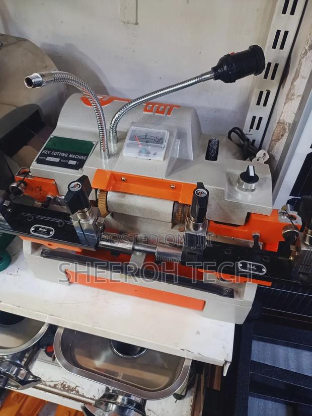 Key Cutting Machine - thumbnail 3