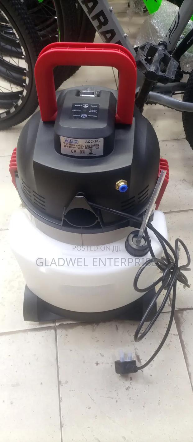 Carpet Cleaner/Vacuum Cleaner/ Wet and Dry / Aico Japan