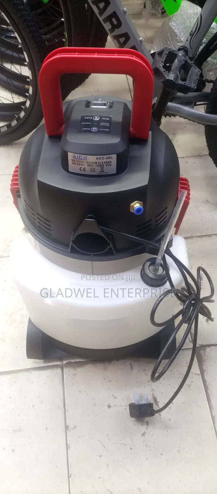 Carpet Cleaner/Vacuum Cleaner/ Wet and Dry / Aico Japan