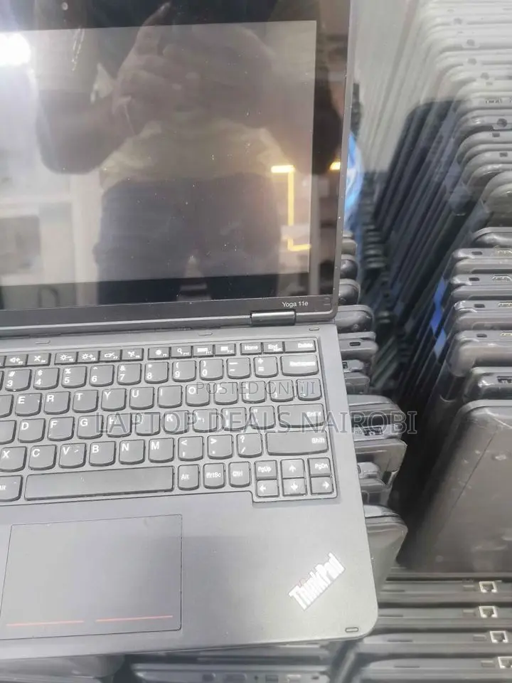 Laptop Lenovo Yoga 11e 4GB Intel Celeron SSD 128GB