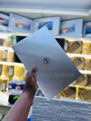 Laptop Dell XPS 15 9560 8GB Intel Core I7 SSD 256GB
