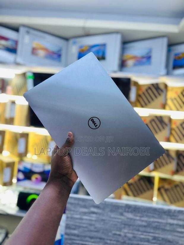 Laptop Dell XPS 15 9560 8GB Intel Core I7 SSD 256GB - thumbnail 2