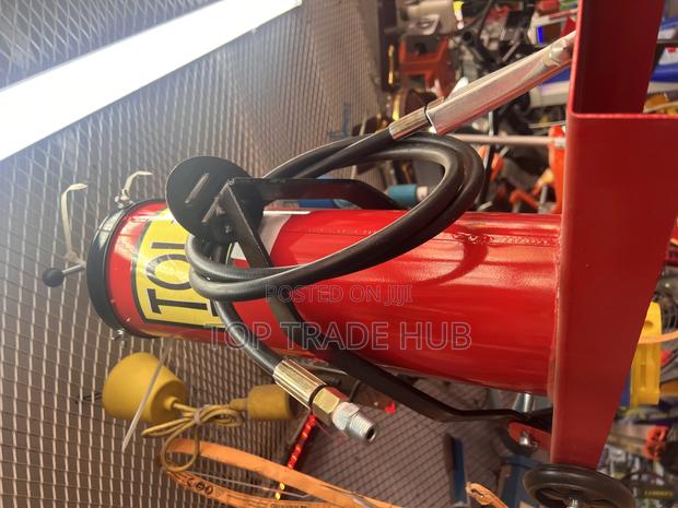 Toller Foot Operated Grease Bucket 8L - thumbnail 3