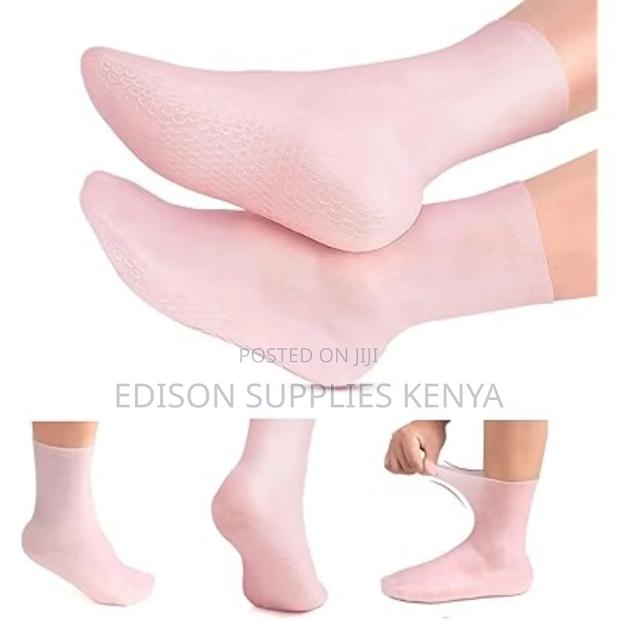 Silicone Socks for Women, Soft Gel Moisturizing Foot Socks - thumbnail 3
