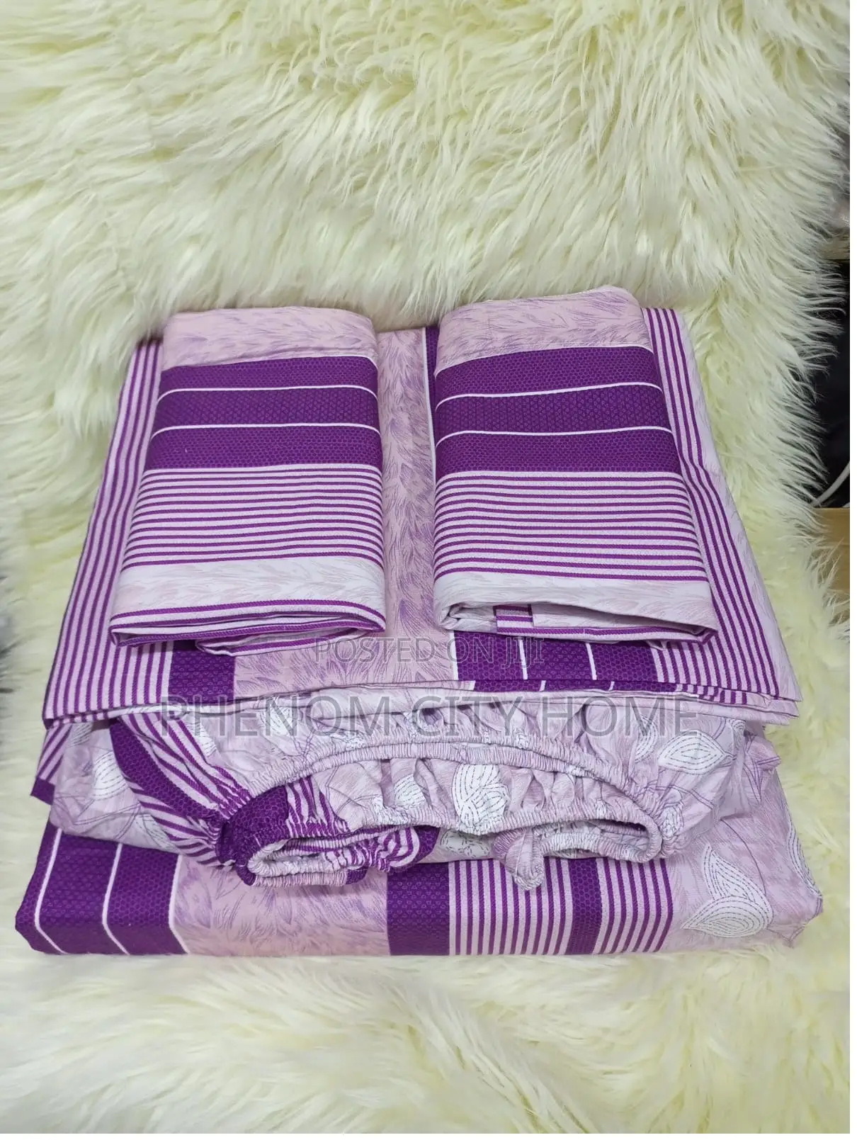 Purplish Bedsheet Set With Mattress Cover/Fitted Bedsheet