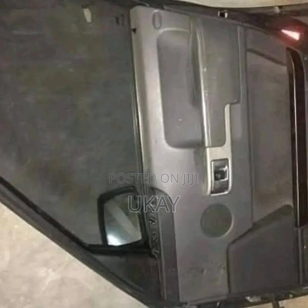 Range Rover 4.4 V8 Vogue Driver and Passenger Doors - thumbnail 2