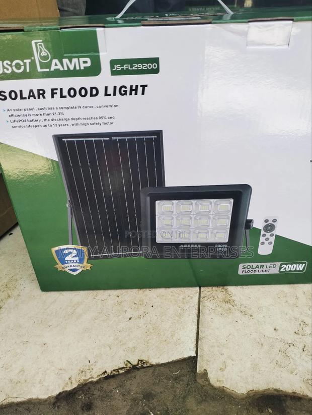 200 Watts Solar Floodlight - thumbnail 2